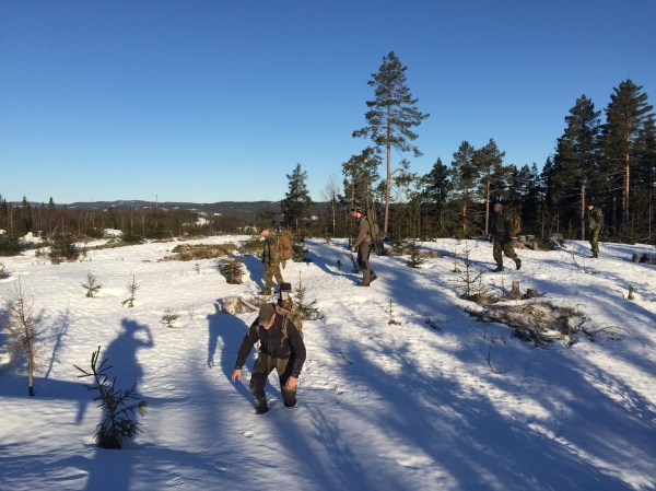 Patrull 4 på väg upp mot stationen i bristande skare. Mest pga att fotografen tog "fel" stig. 